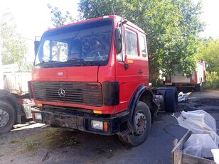 грузовик шасси MERCEDES-BENZ 1635