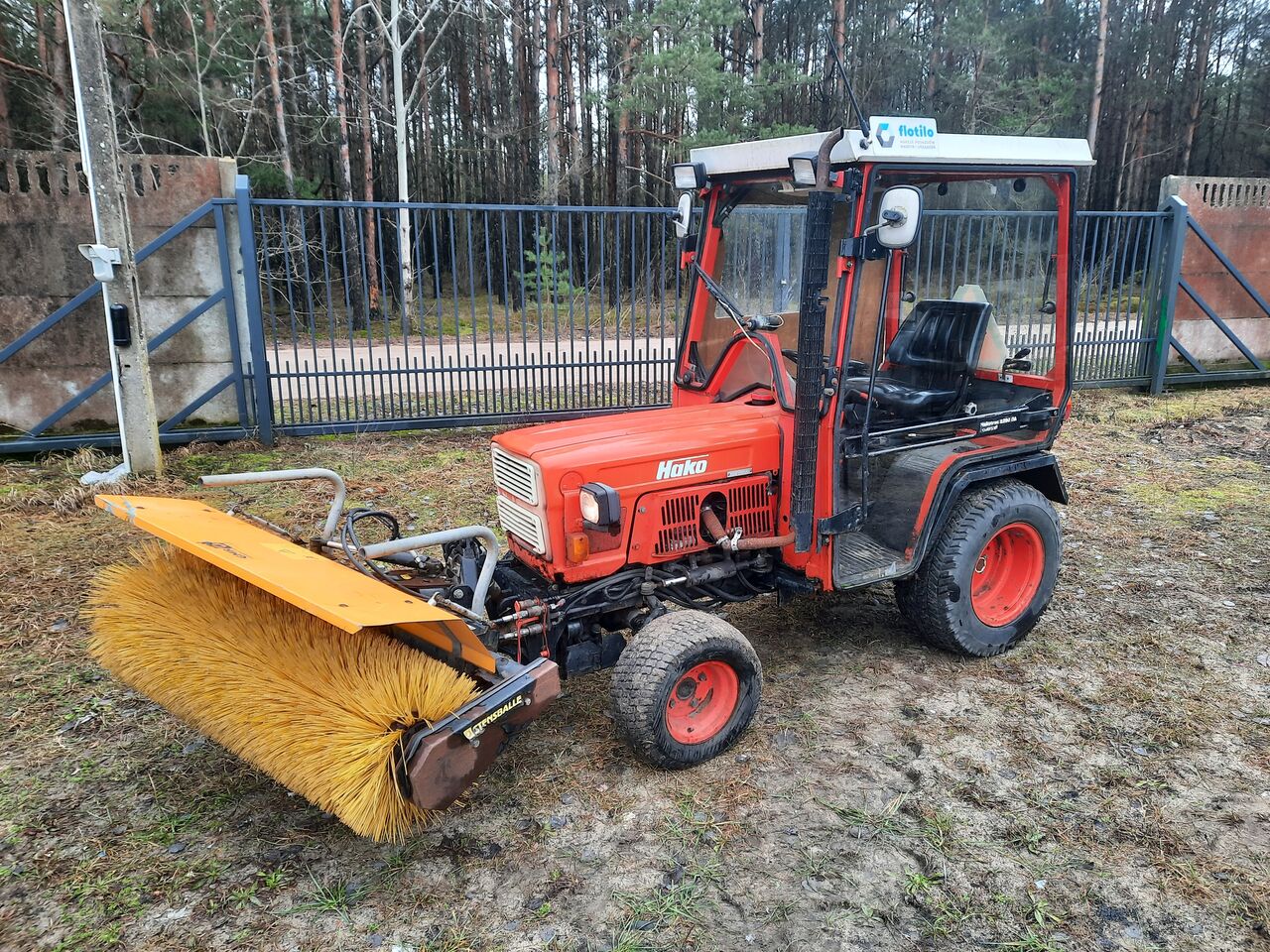 Купить уборочную машину Hako hakotrac 2250 da Польша Licytacja Na Portalu  Flotilo.pl; Auction On Flotilo.pl, ZF38843